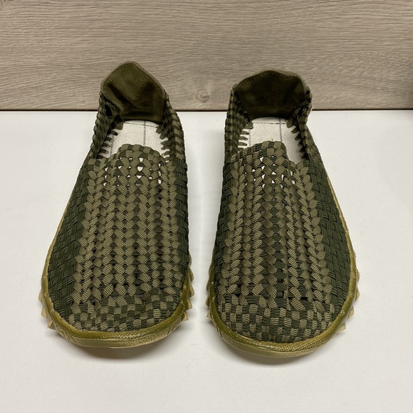 Hey Dude Shoes Size 11 - Picture 2 of 8